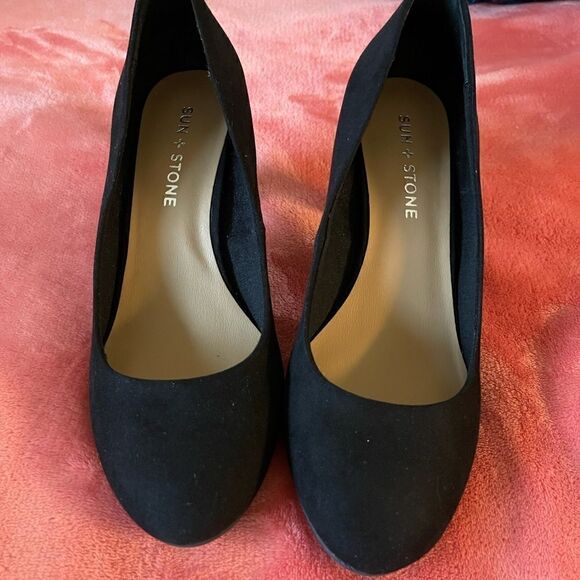 Black pumps heels - Picture 2 of 7